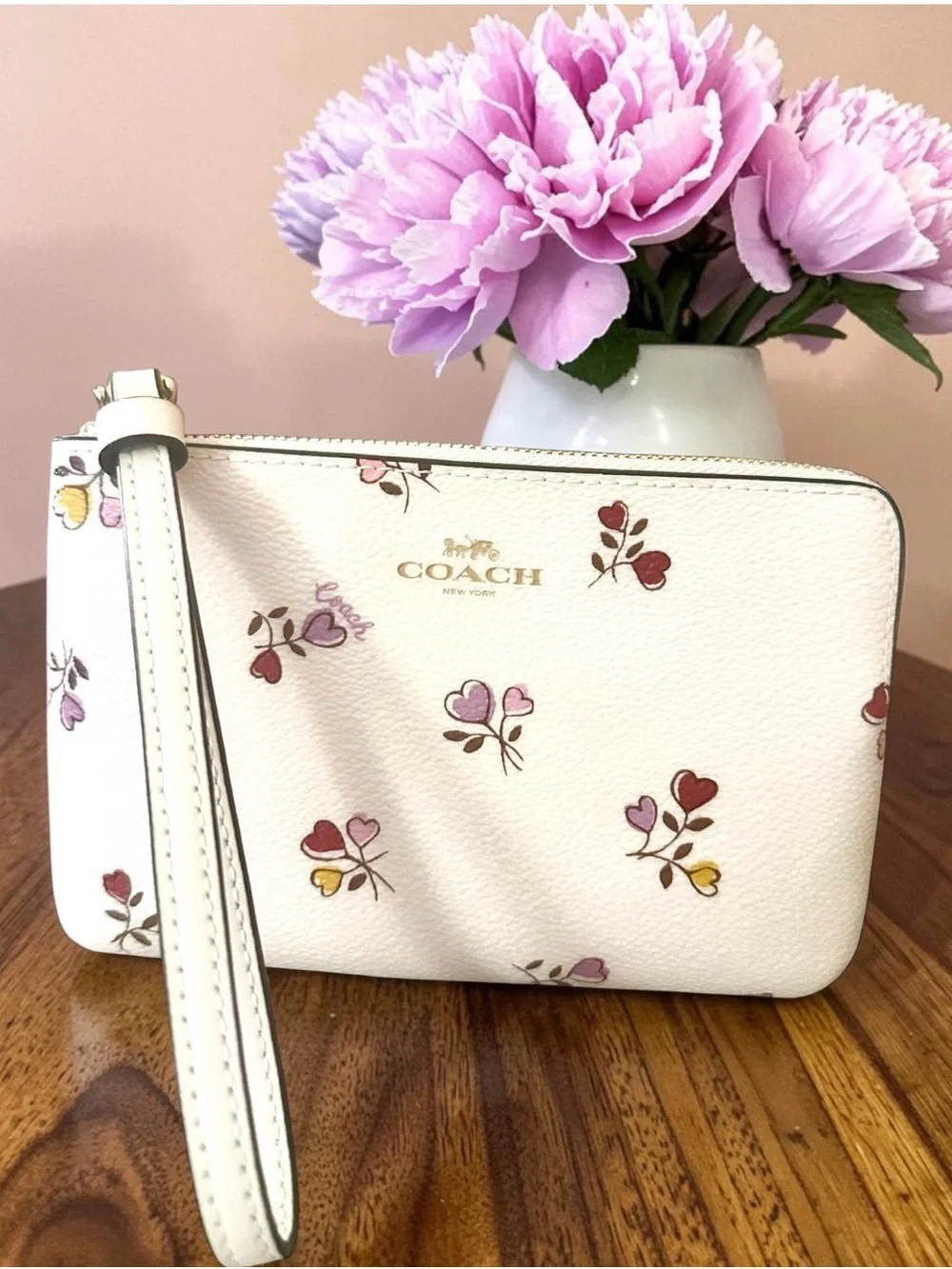 COACH Corner Zip Heart Print Chalk Leather Wristlet with Floral Accents NWT
